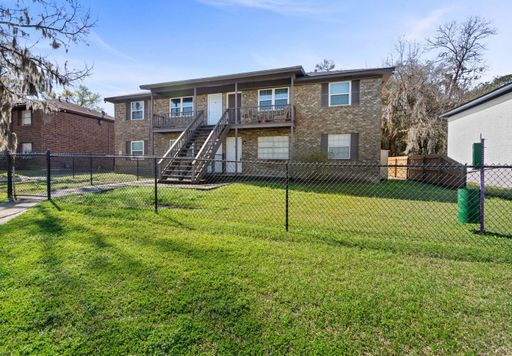 Charming 2-bedroom, 1-bath unit available in a well-maintained quadplex! – photo 1