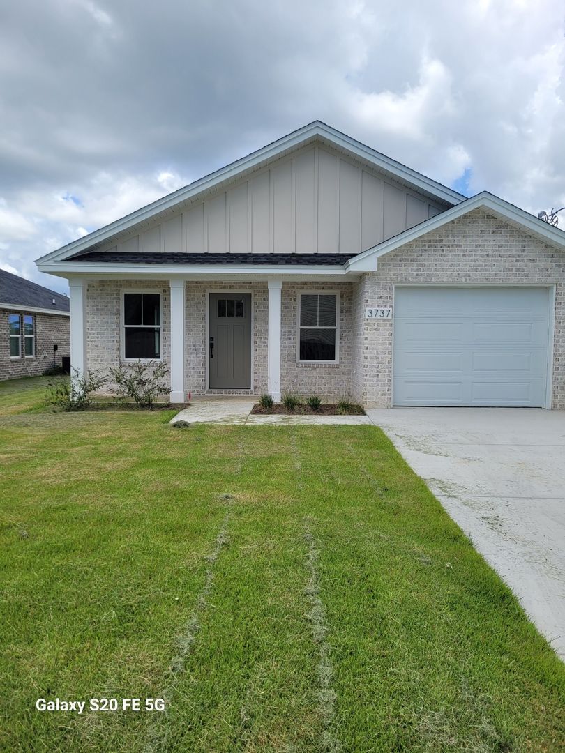 Panama City House: 3737 Avon Rd