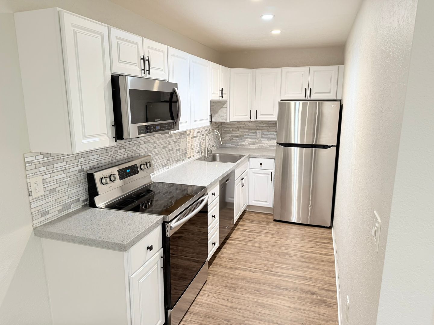 Palm Springs Condo: 675 N. Los Felices Circle W. #J100