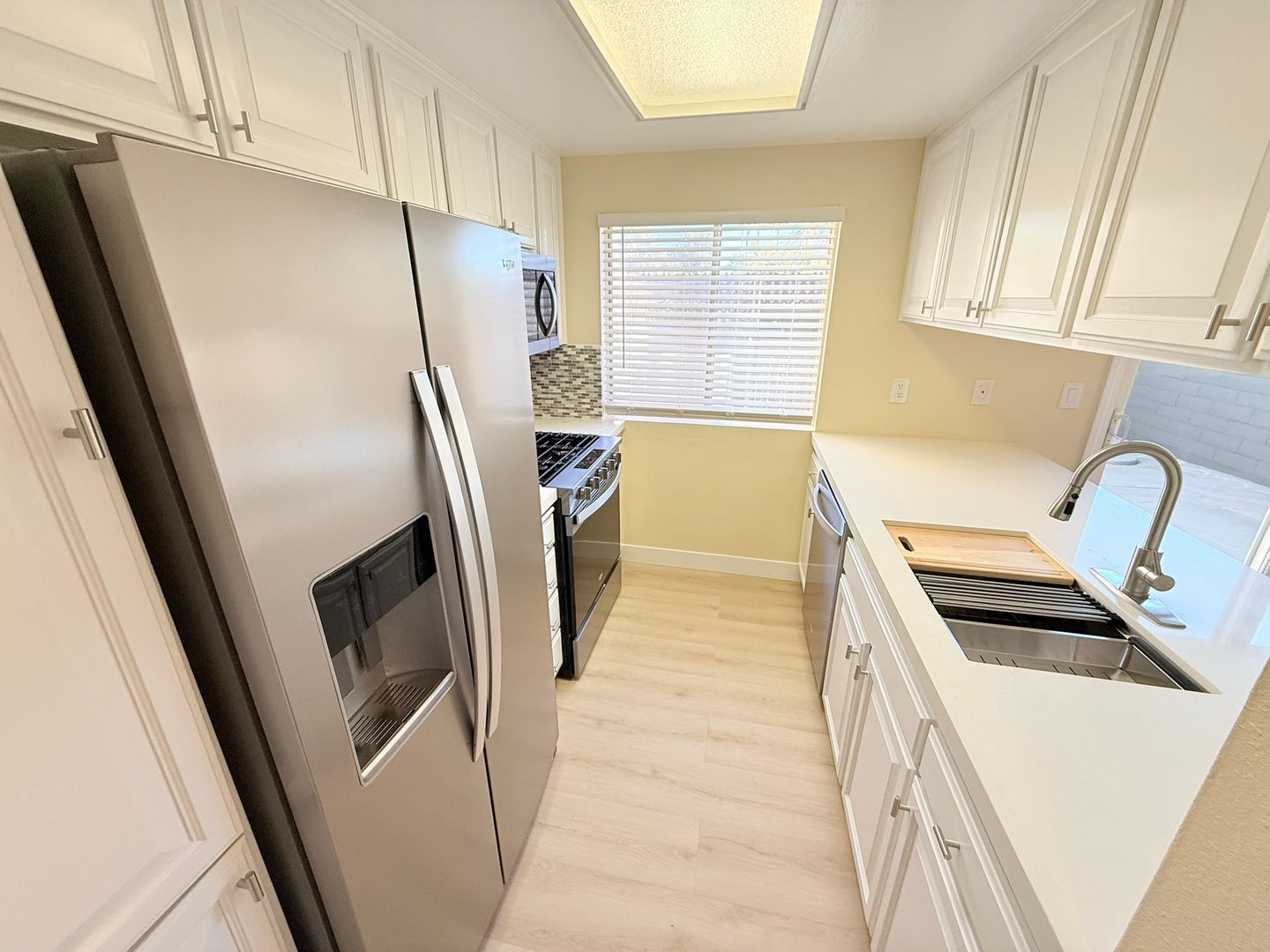 Palm Springs Condo: 266 E. Via Escuela Unit B