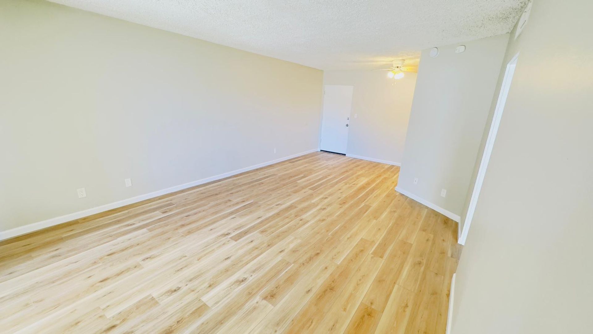 Palm Springs Apartment: 2580 E Tahquitz Canyon Way