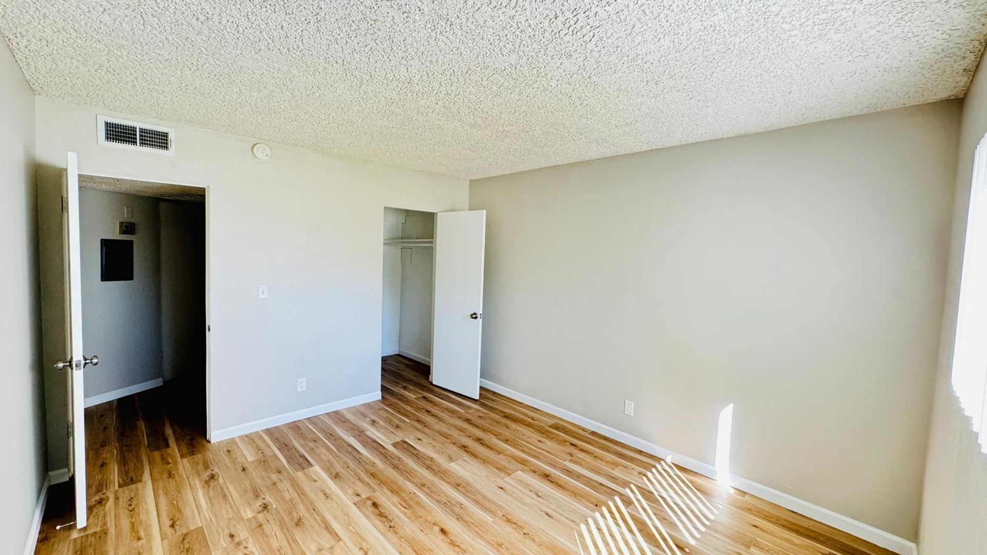 Palm Springs Apartment: 2580 E Tahquitz Canyon Way