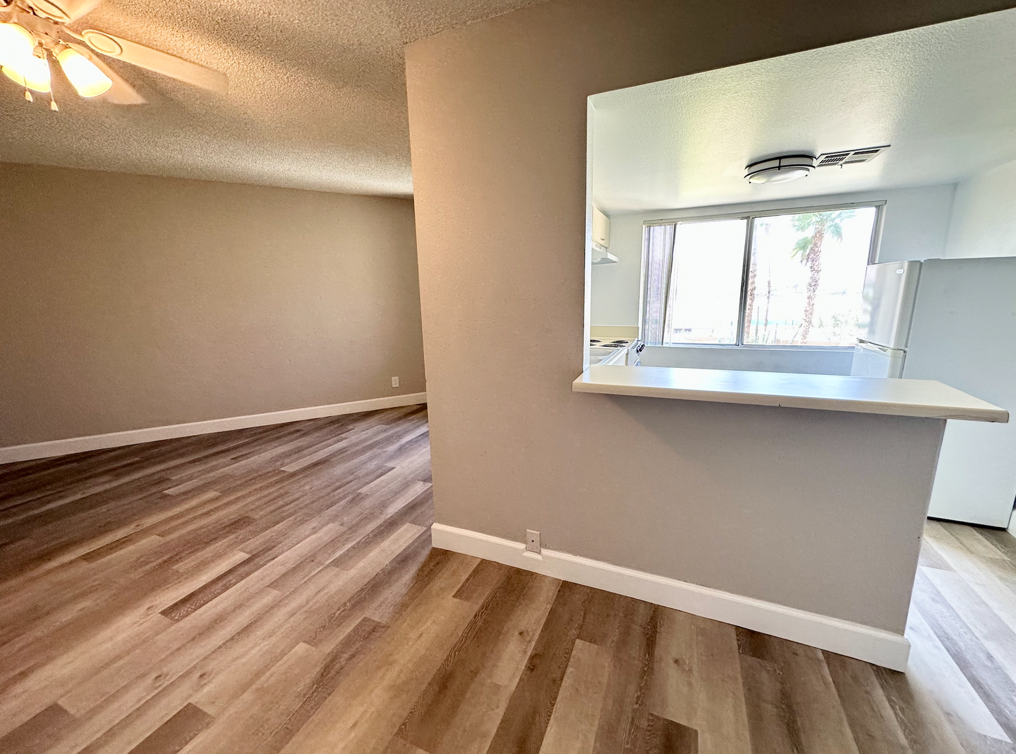 Palm Springs Apartment: 2580 E Tahquitz Canyon Way