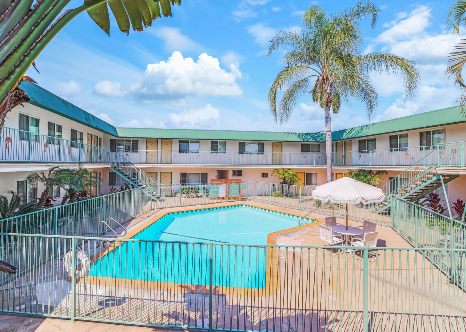 Downey Apartment: 11635 - 11649 Downey Avenue