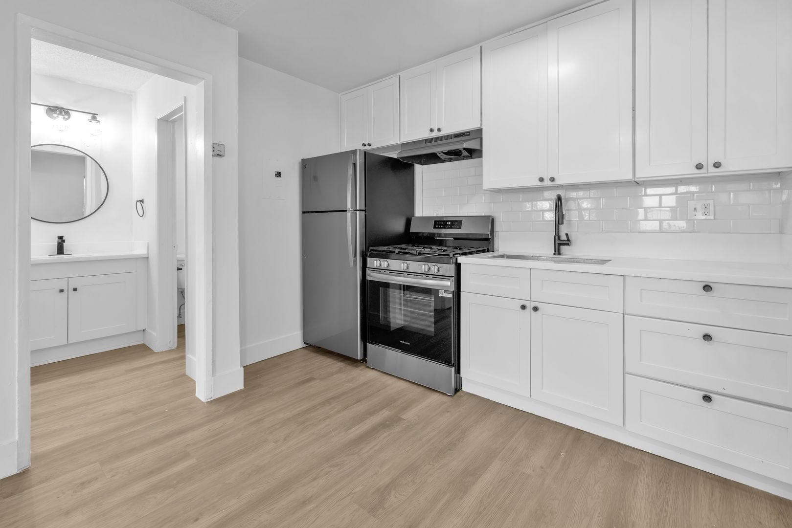 Downey Apartment: 11921-11939 Lakewood Blvd