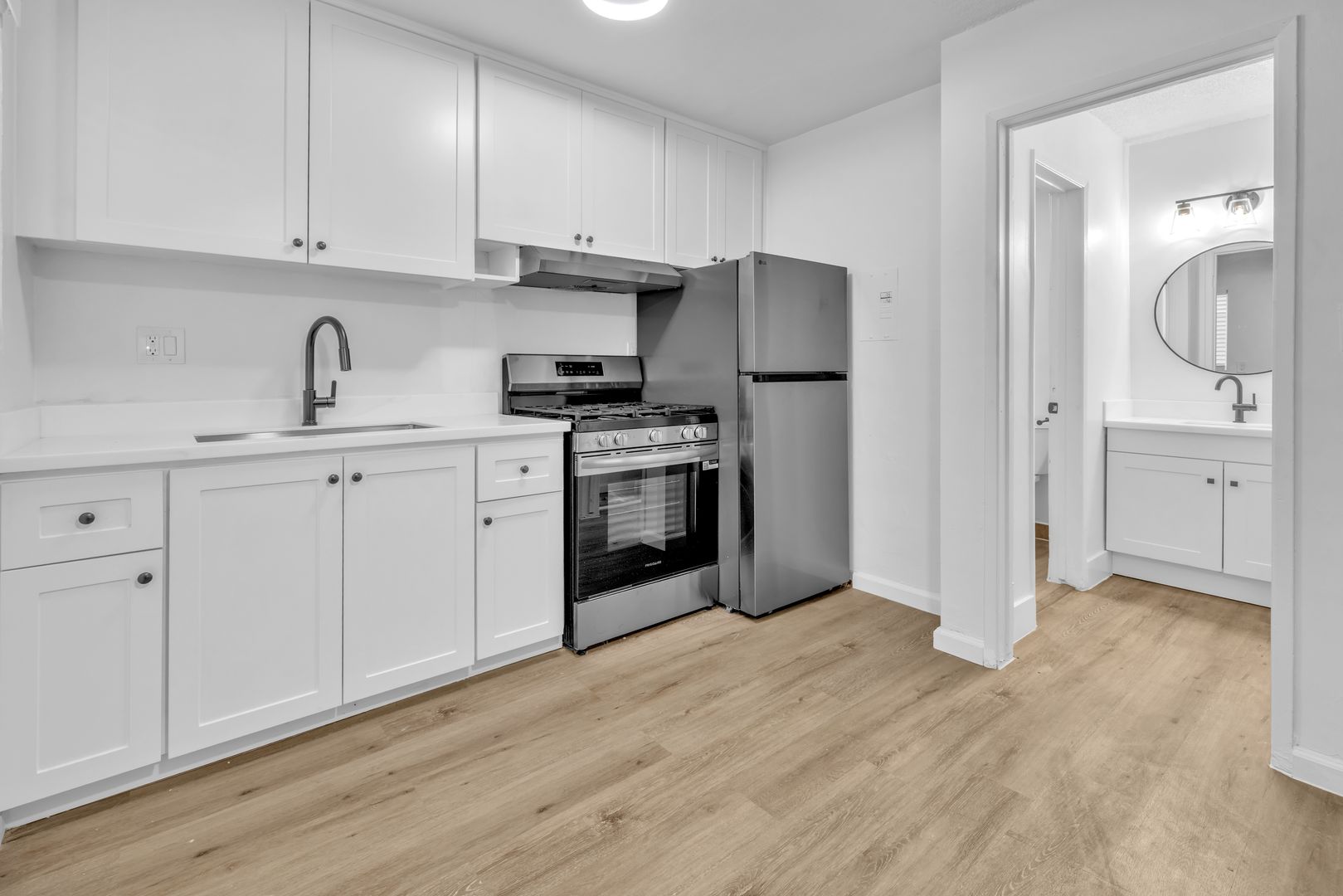 Downey Apartment: 11921-11939 Lakewood Blvd