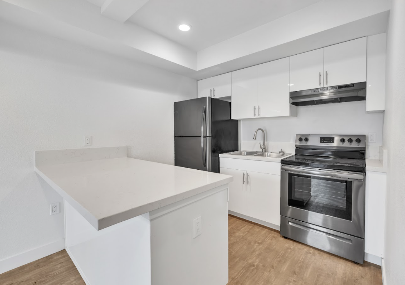 Long Beach Apartment: 3520 Elm Avenue