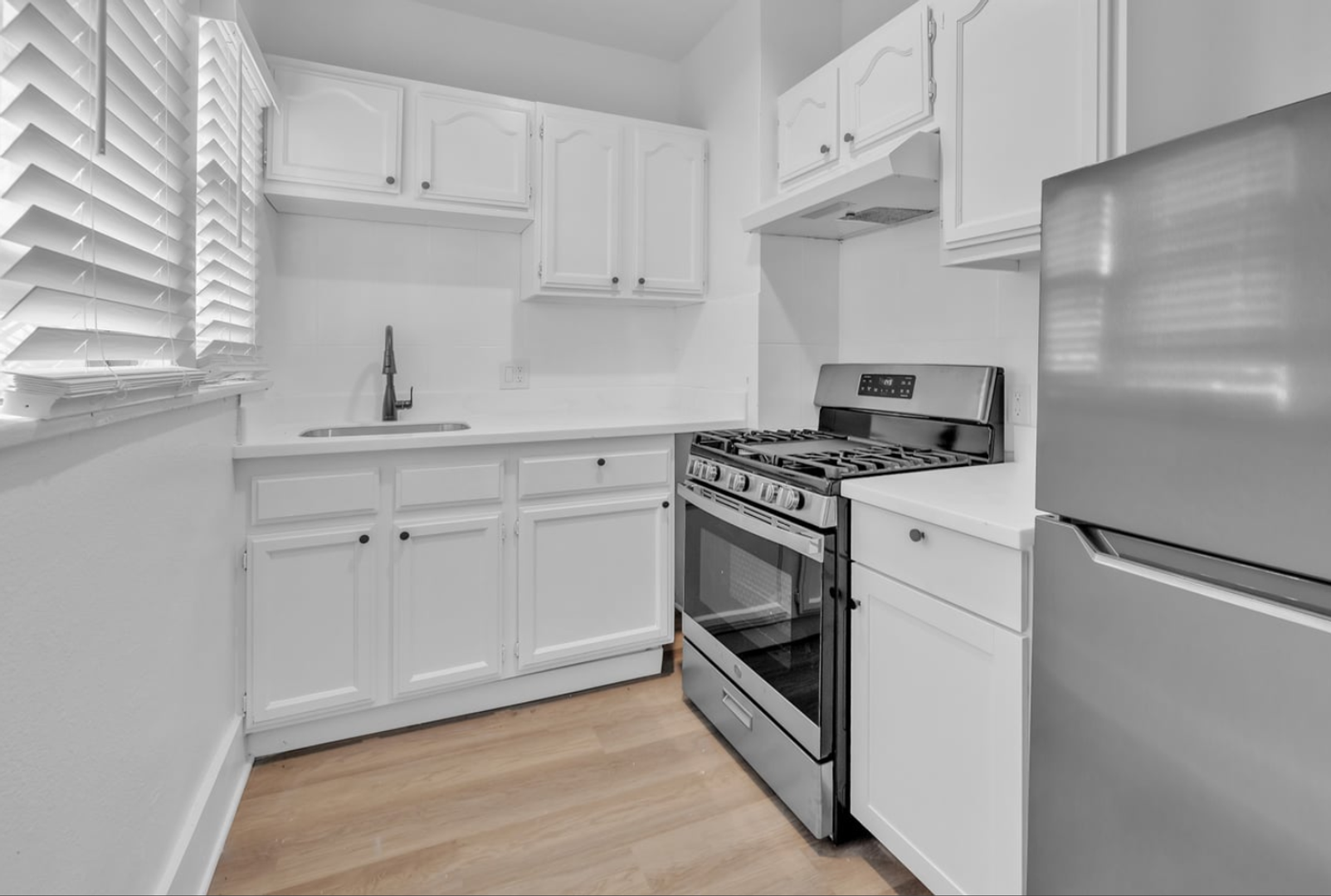 Long Beach Apartment: 237 E 9th St