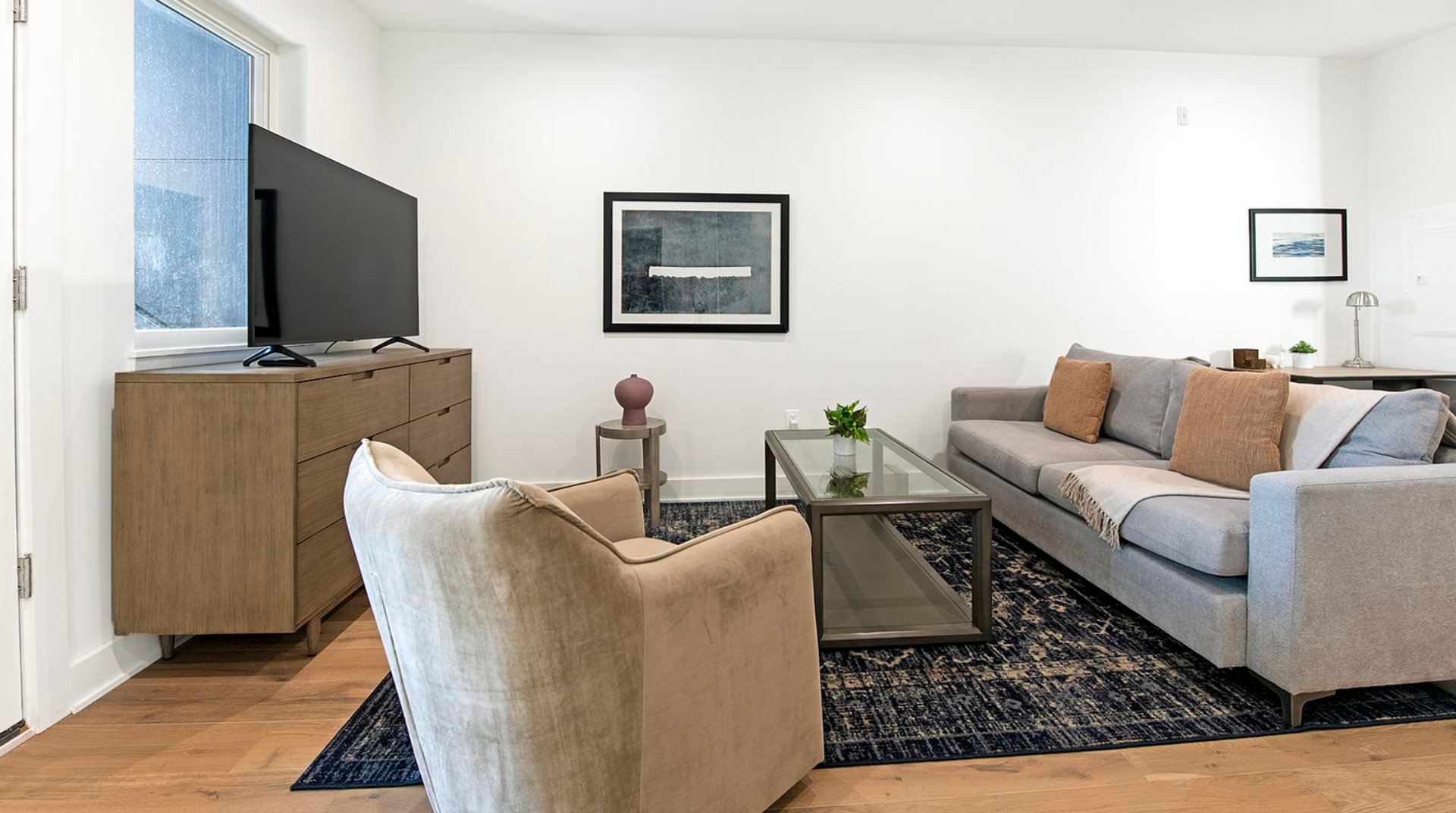 Washington Apartment: 1335 Pennsylvania Ave SE