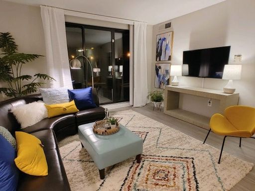 Upgraded One Bedroom Apartment – photo 1
