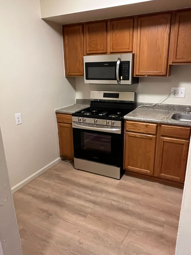 Arlington Apartment: 5105 - 5109 10th Pl S