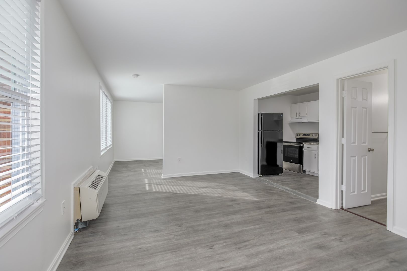 Waldorf Apartment: 2165 Crain Hwy