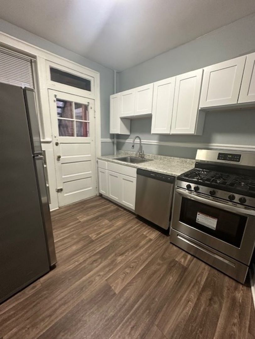 Richmond Apartment: 215-218  S Arthur Ashe Blvd