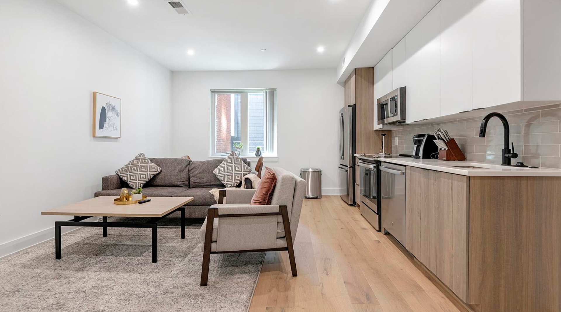 Washington Apartment: 1335 Pennsylvania Ave SE