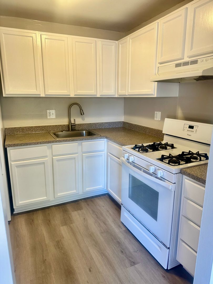 Arlington Apartment: 5105 - 5109 10th Pl S