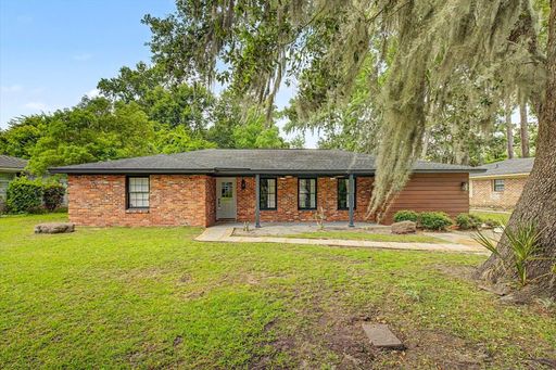 4 bedroom house in Hesse school district – photo 1
