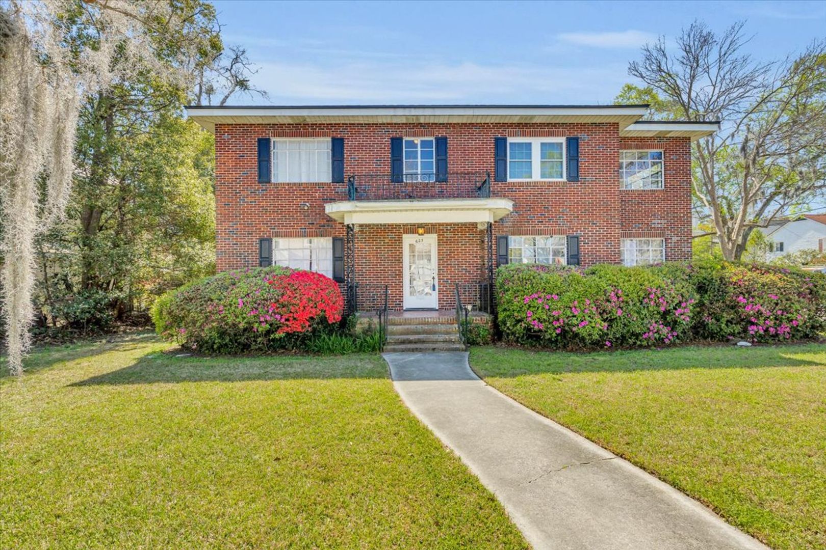 Savannah Condo: 625 E 41st St Upper