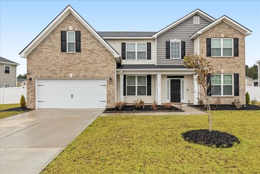 Large 4 bedroom home in Bloomingdale – photo 1