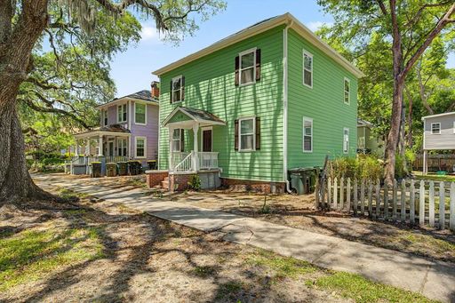 Completely redone 1 bedroom - move in special – photo 1