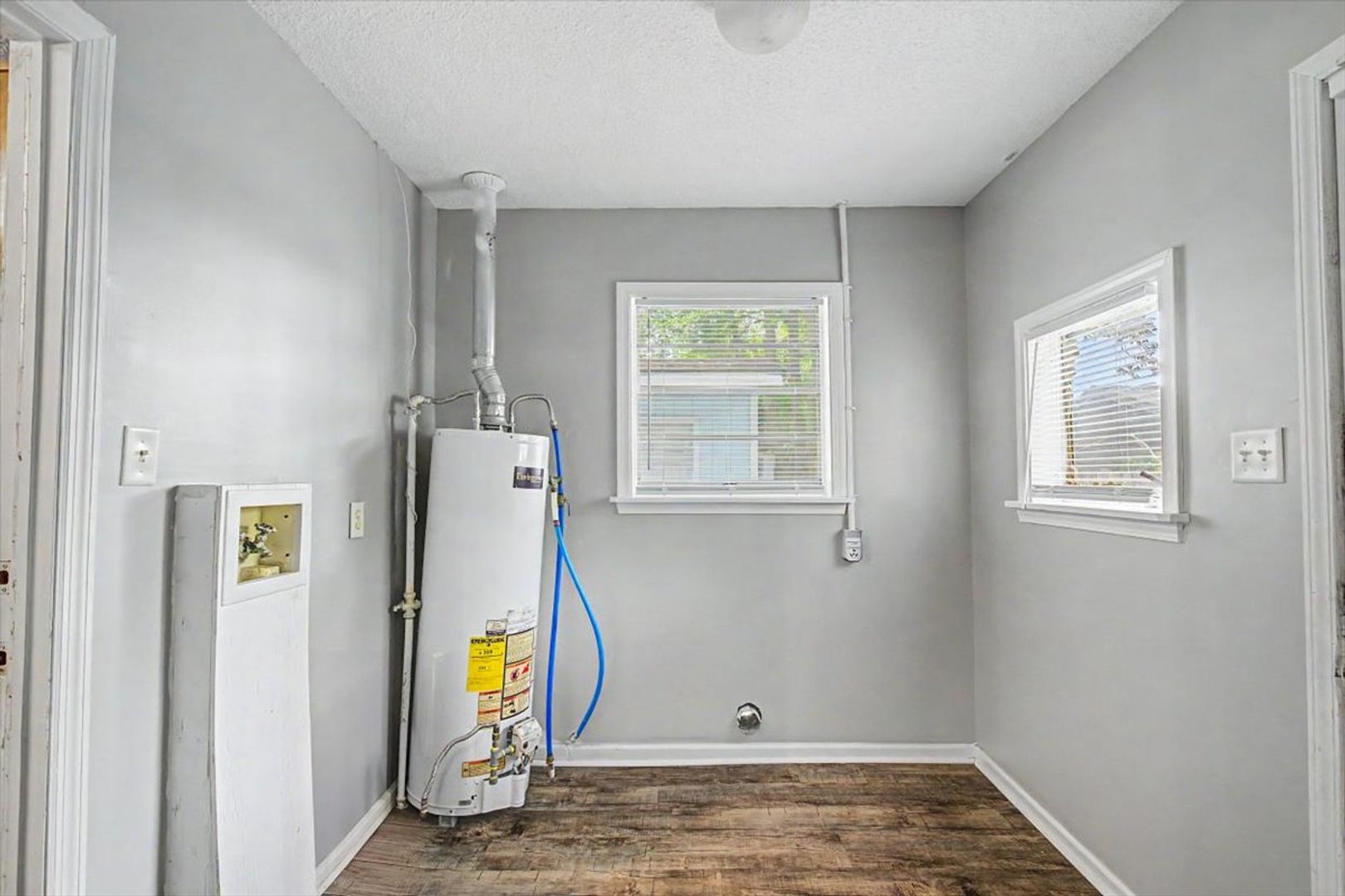 212 W 58th 13 of 20