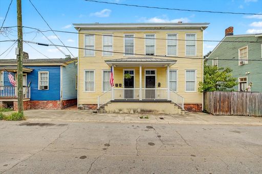 downtown 1 bedroom minutes to SCAD – photo 1
