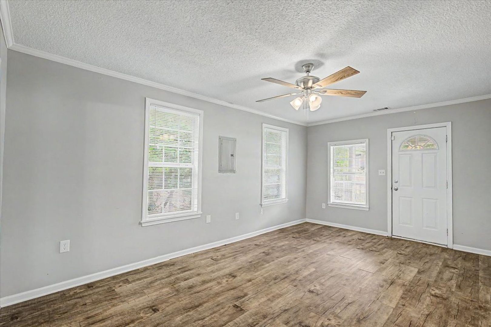 212 W 58th 6 of 12