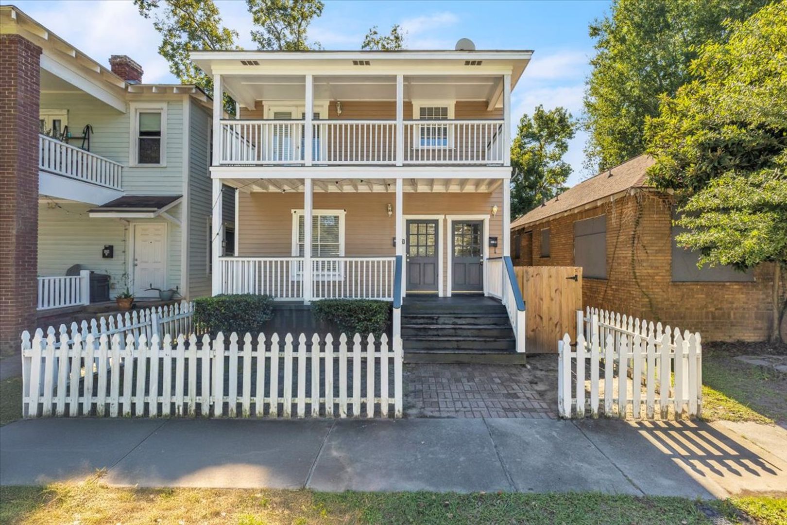 Savannah House: 527 E. 38th