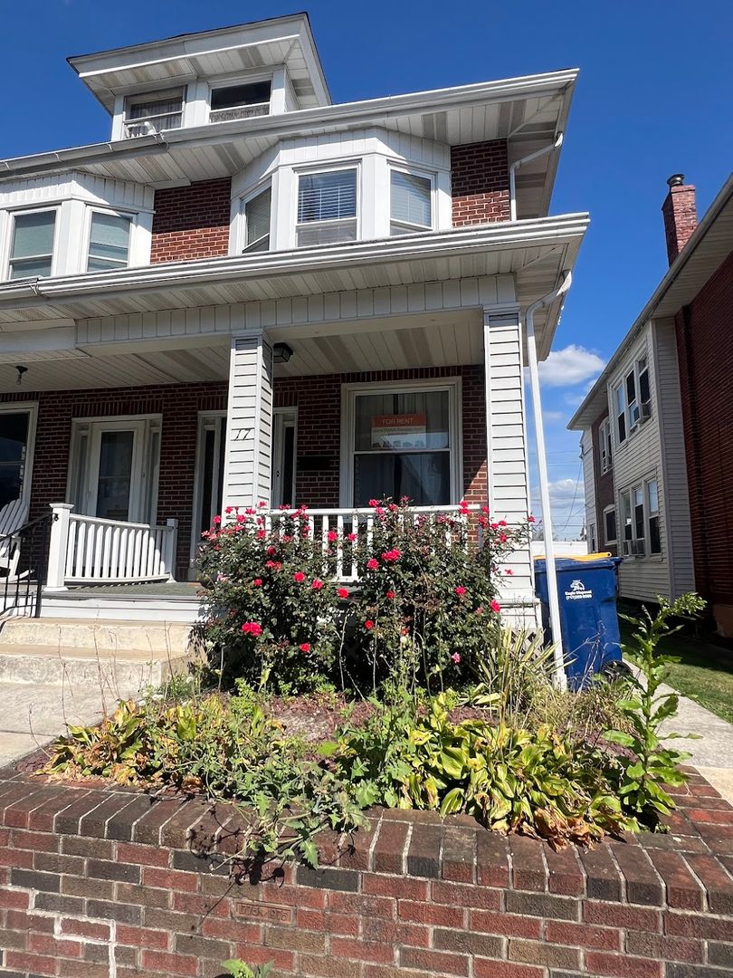 Reading House: 17 Telford Ave