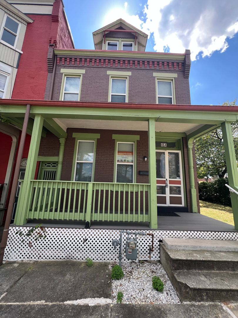 West Reading House: 464 Chestnut Street