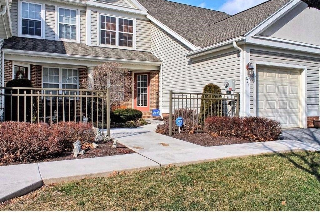 Wyomissing House: 121 Oak Hill Lane