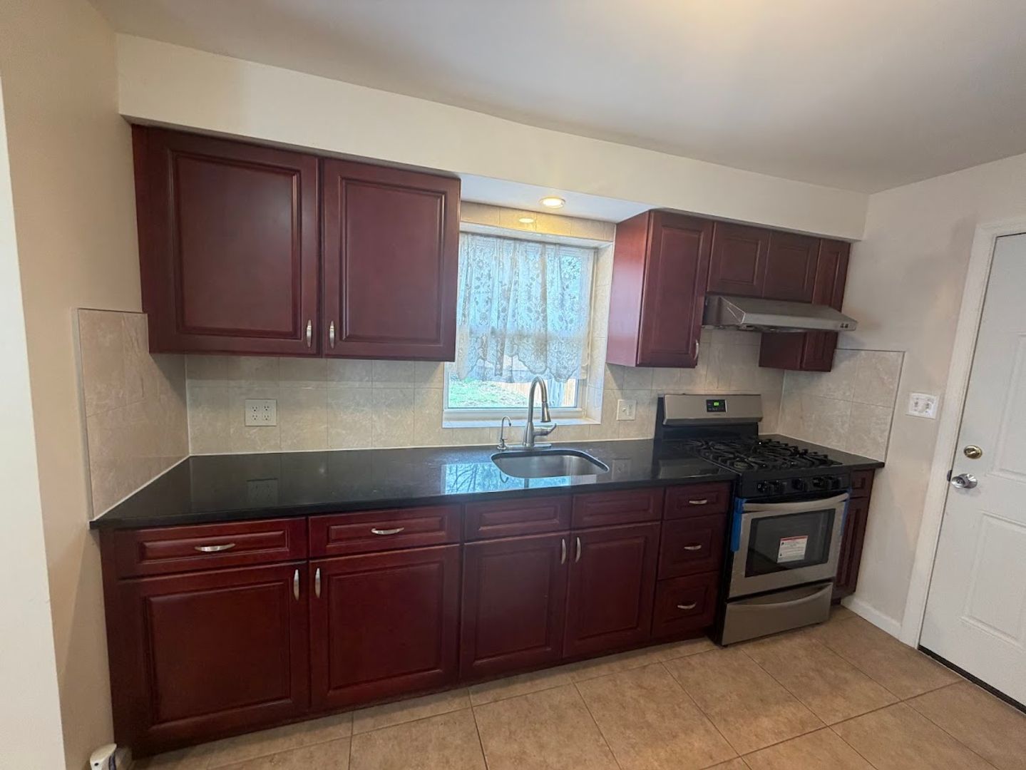 Reading House: 1502 Luzerne Street