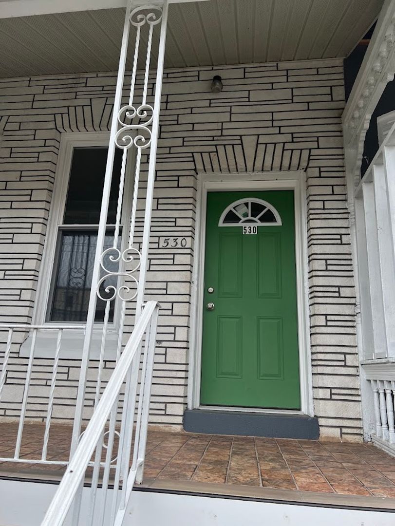 Reading House: 530 N 8th St