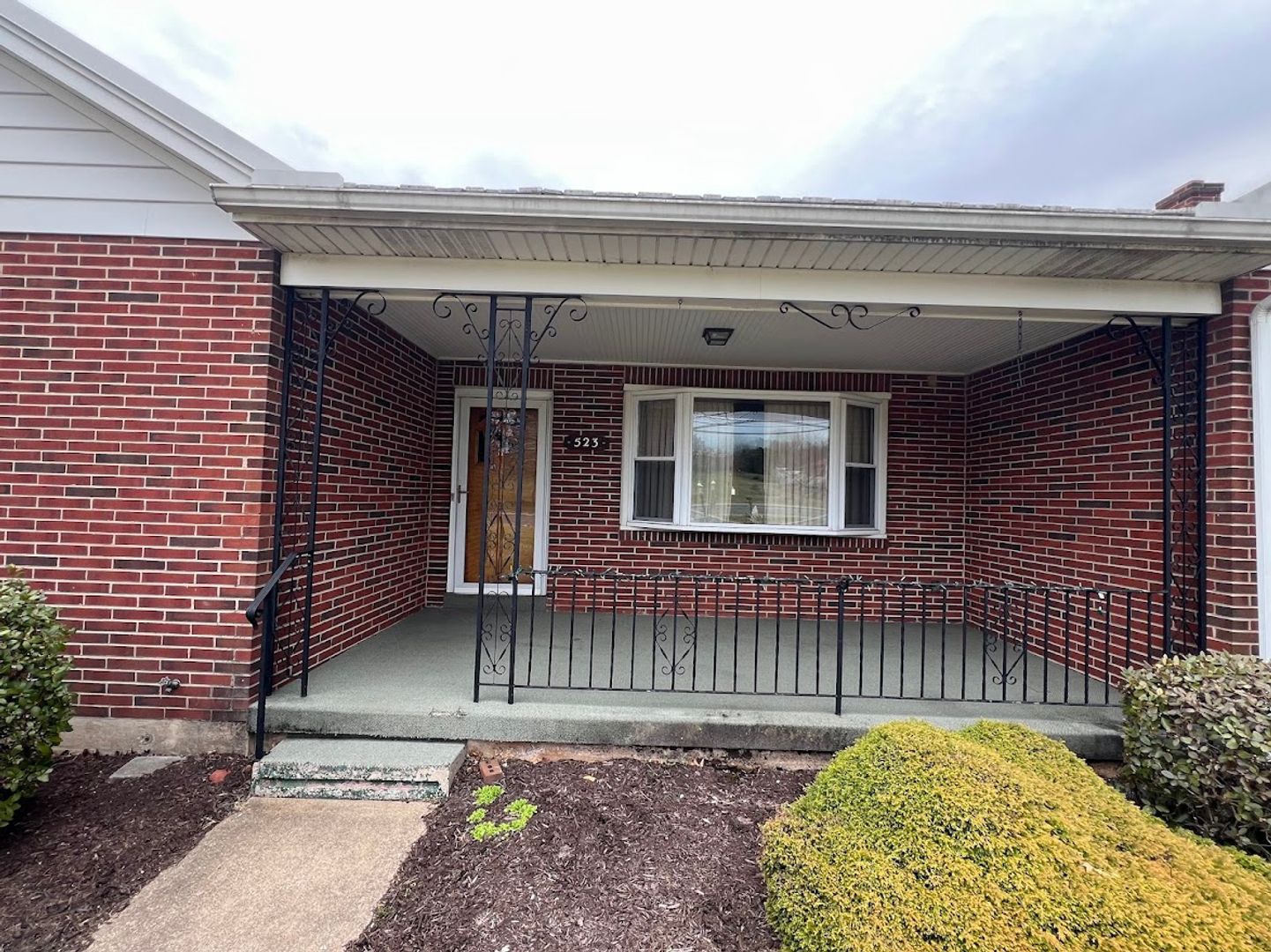 Hamburg House: 523 W. State Street