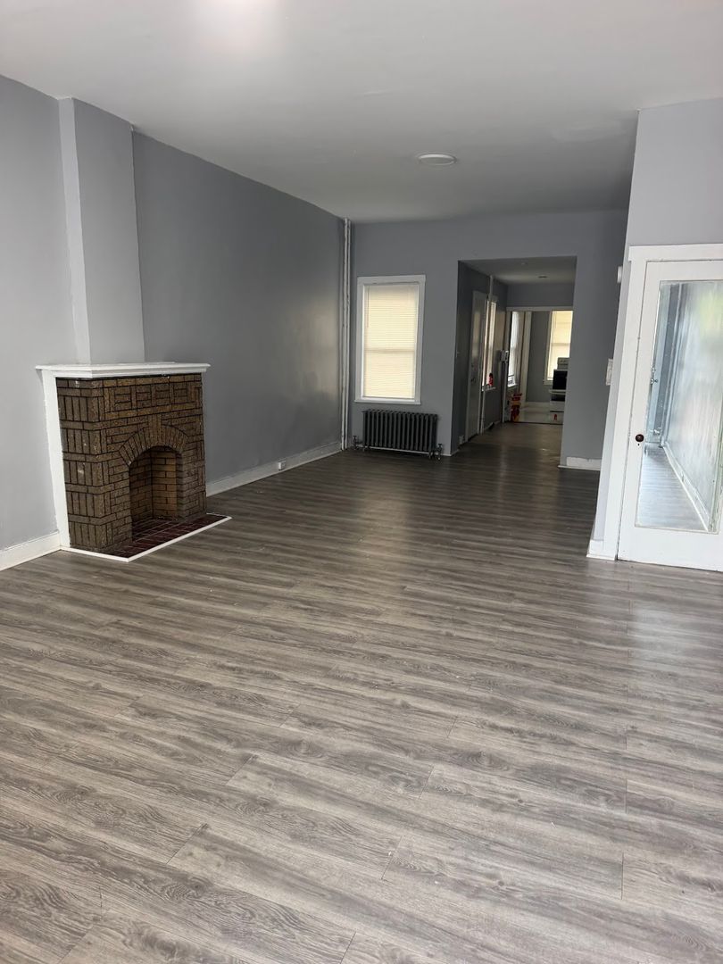 Reading House: 344 S 7th Street