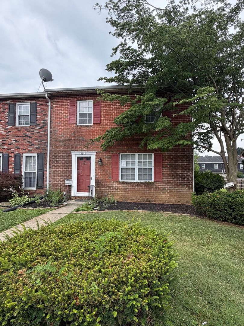 Wyomissing House: 2012 Hale Court