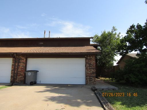 Very nice townhome located in the Heritage Park Area! – photo 1