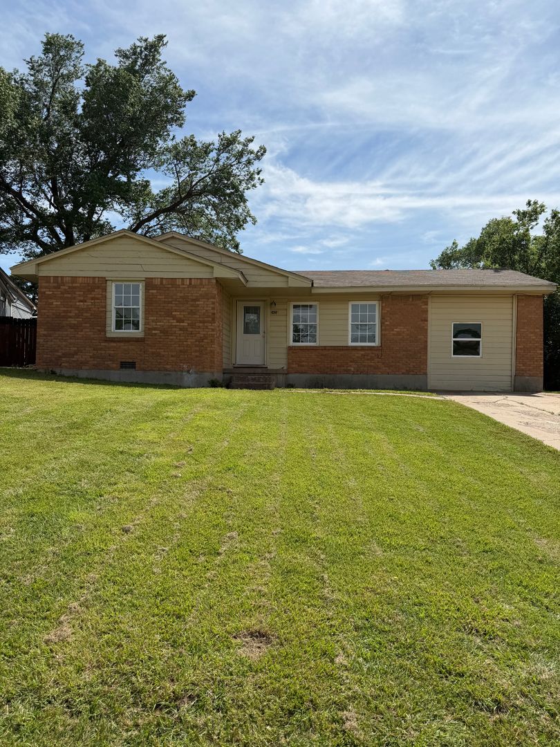 Lawton House: 3428 NW Lincoln Avenue