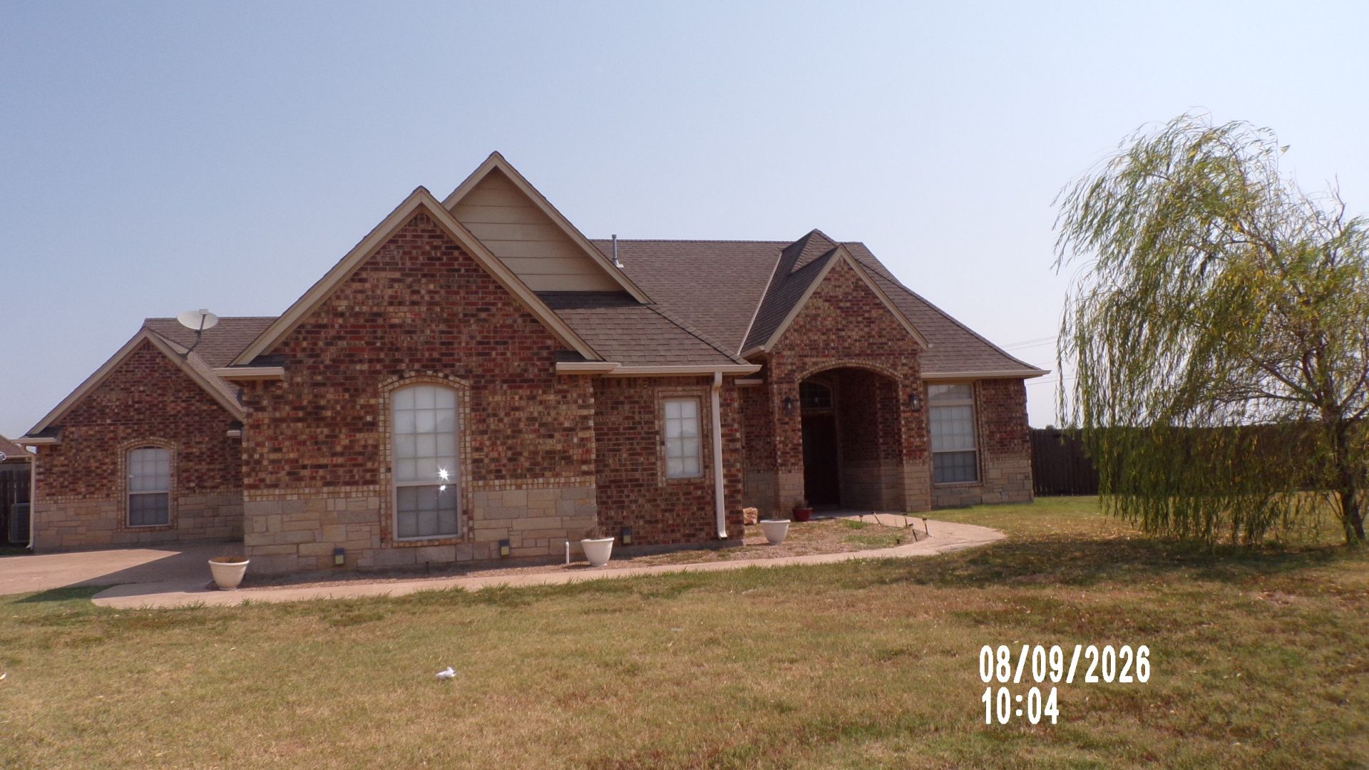 Lawton House: 114 NW Sandy Trail Circle