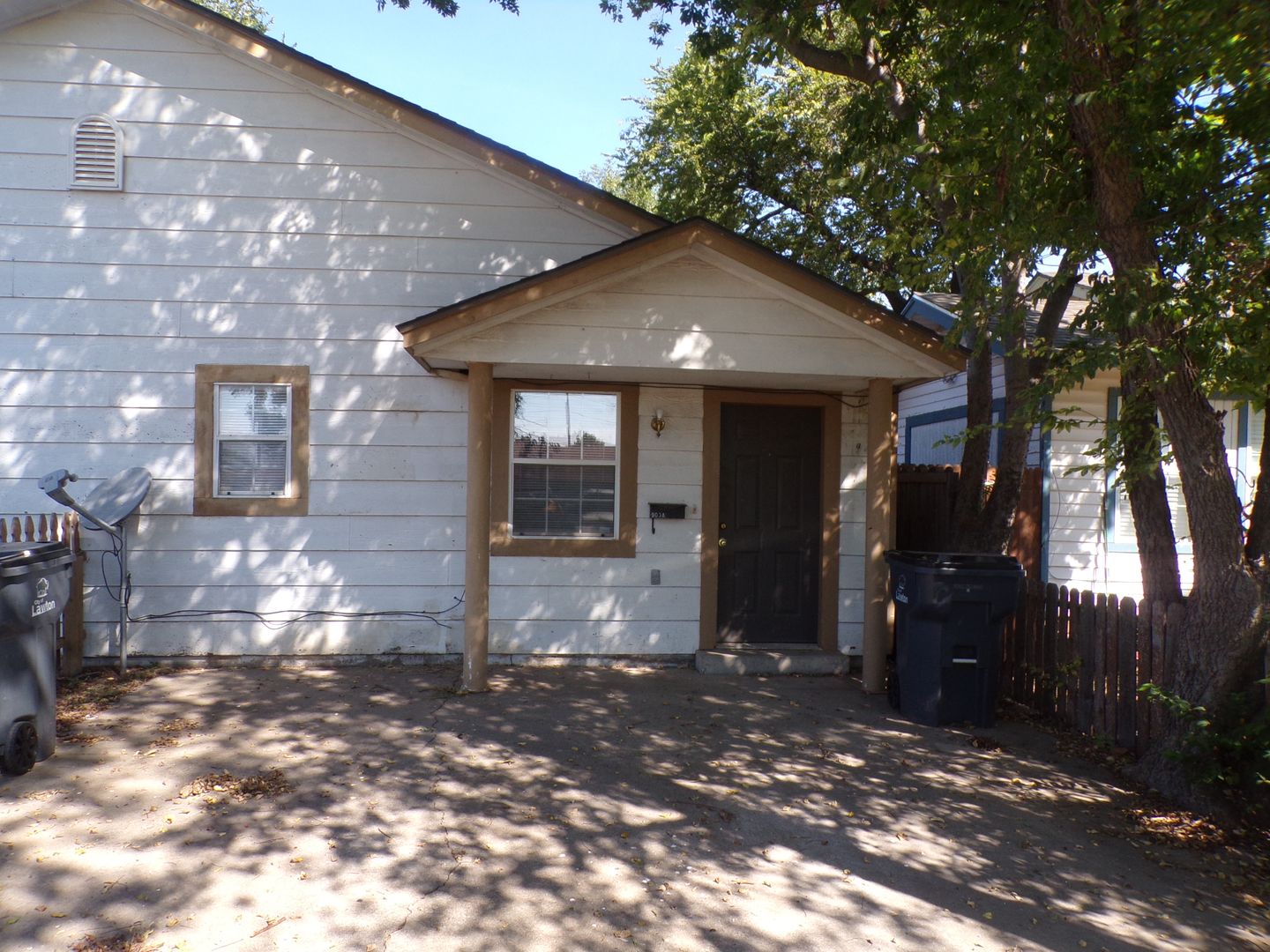 Lawton Apartment: 903 NW Bell Avenue