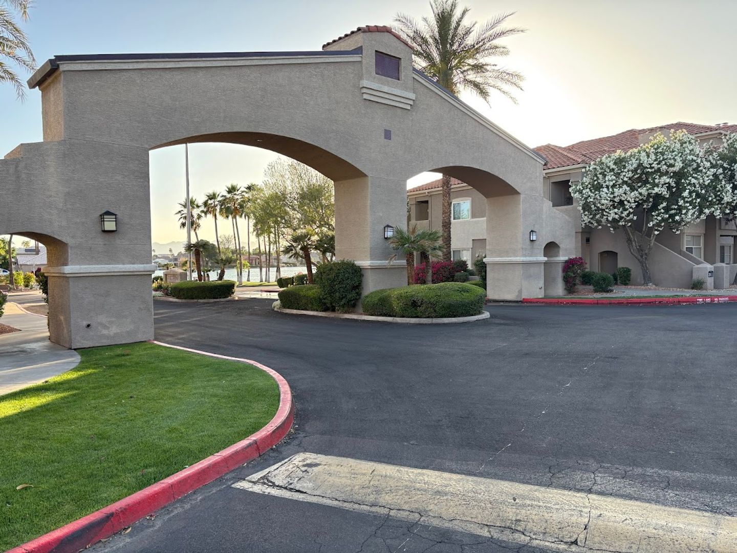 Phoenix Condo: 3830 E Lakewood Pkwy E #1143