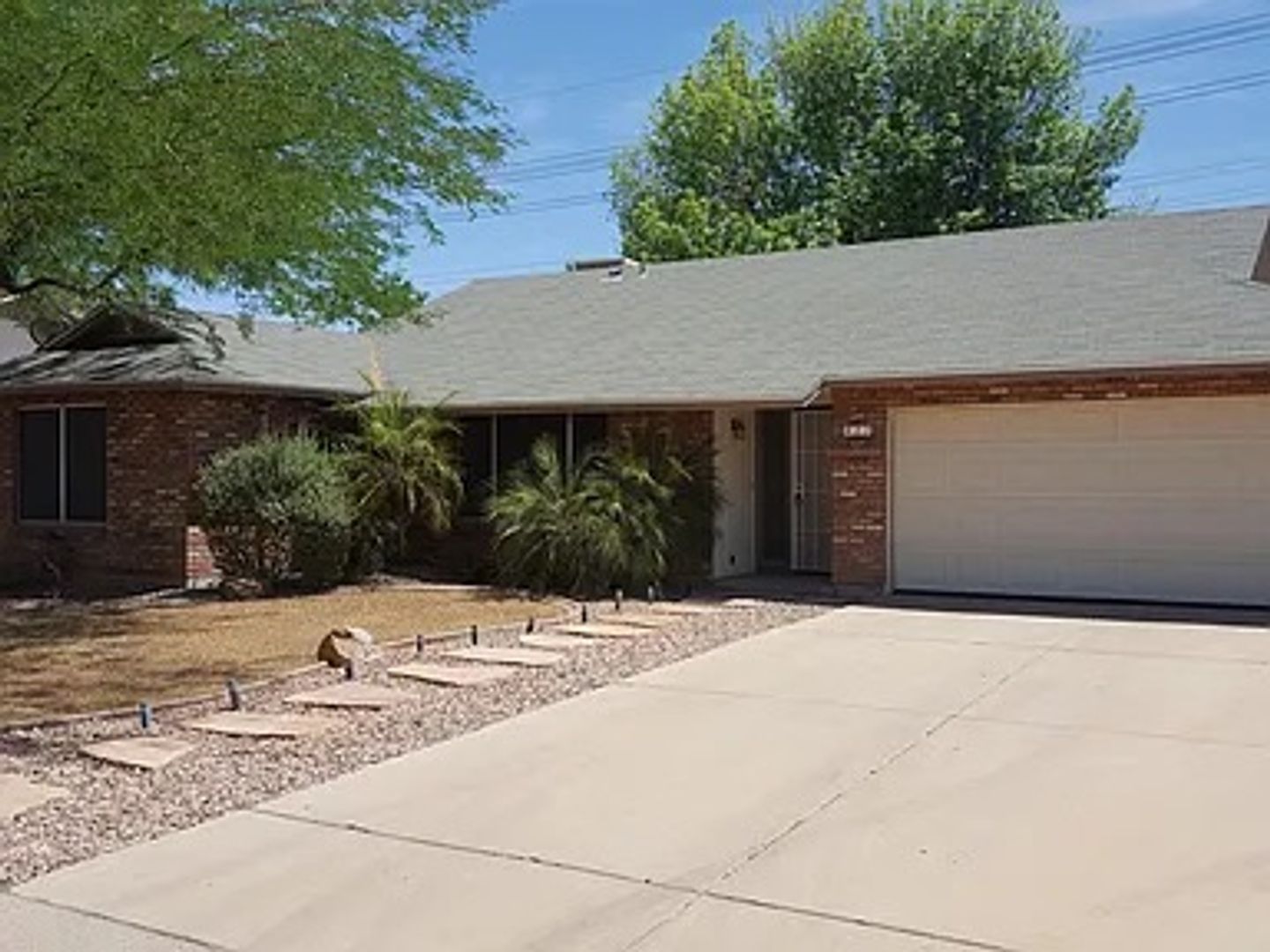 Mesa House: 921 W Naranja Ave