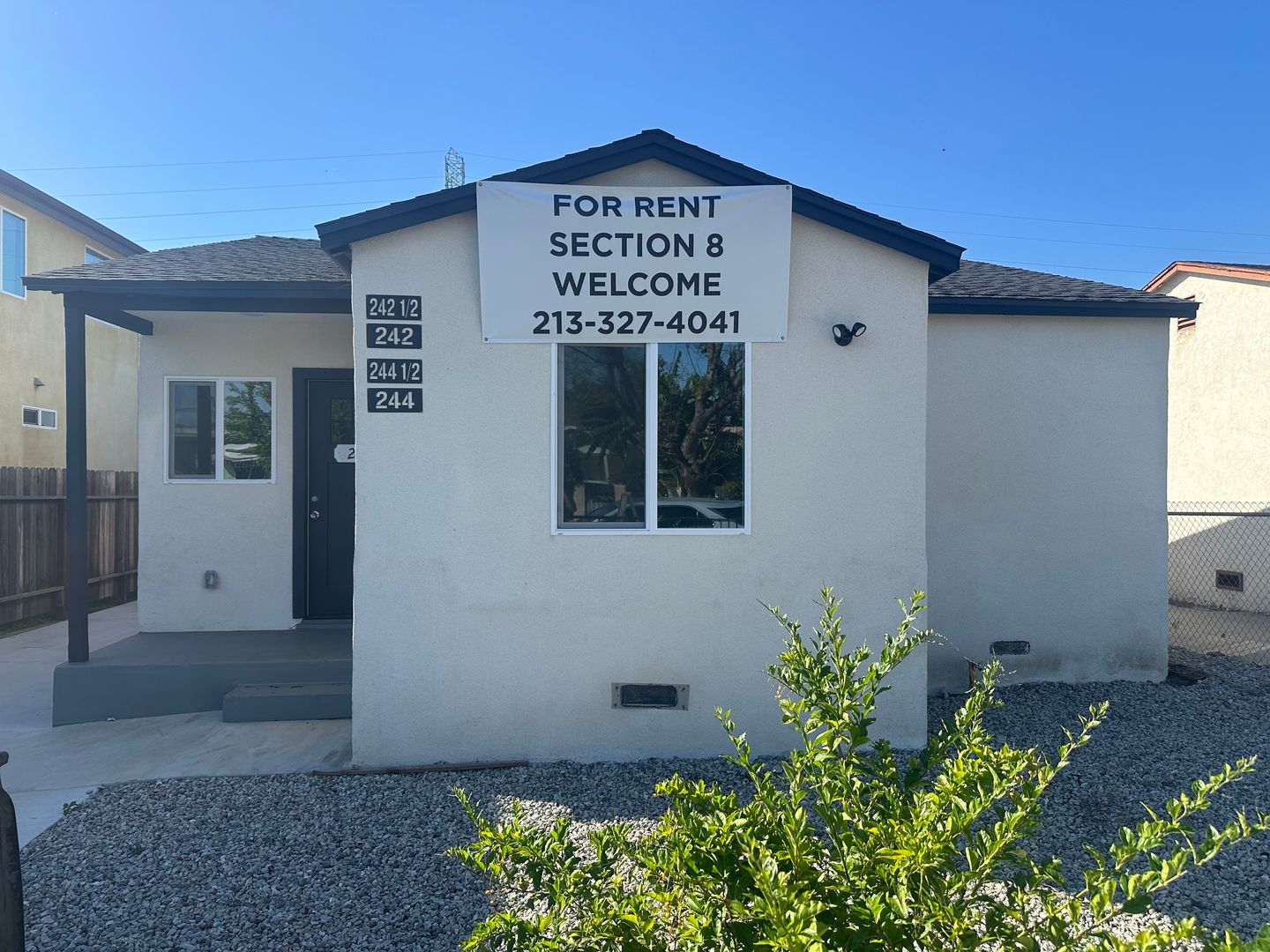 Los Angeles Apartment: 244 E 97th St