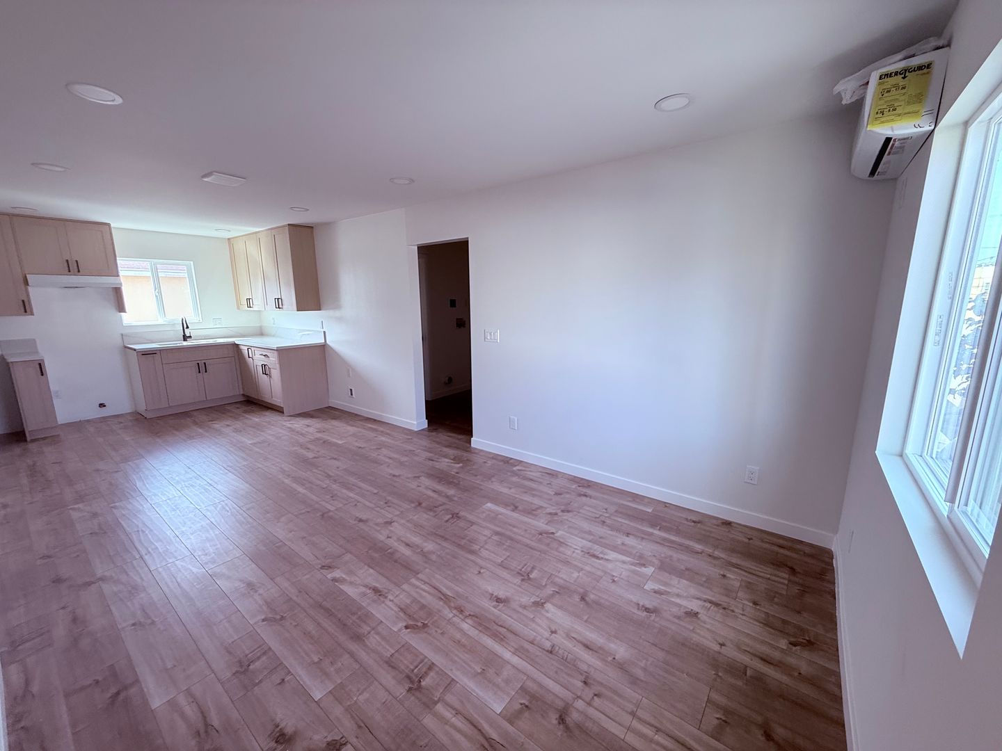 Los Angeles Apartment: 1414 N Hazard Ave