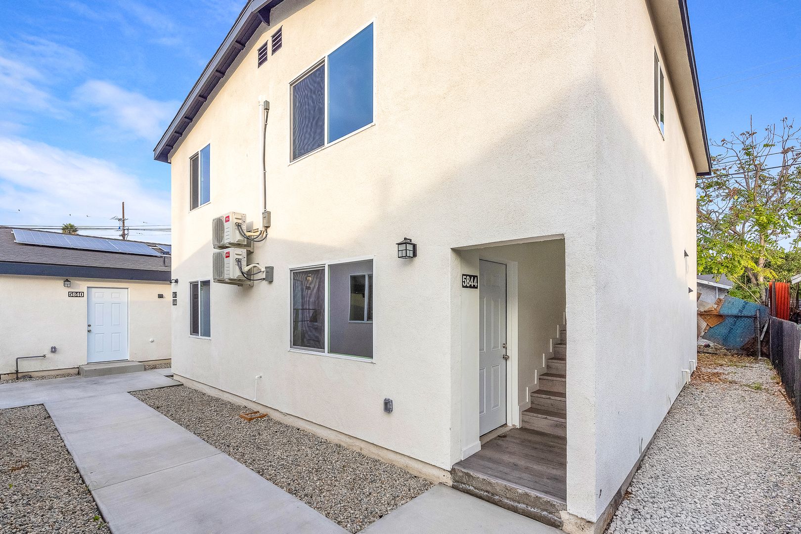 Los Angeles Apartment: 5846 Denver Ave