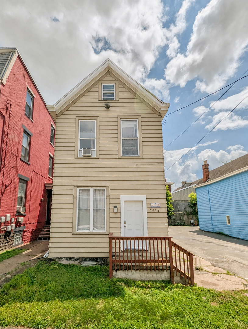 Cincinnati Apartment: 2322 Stratford Ave