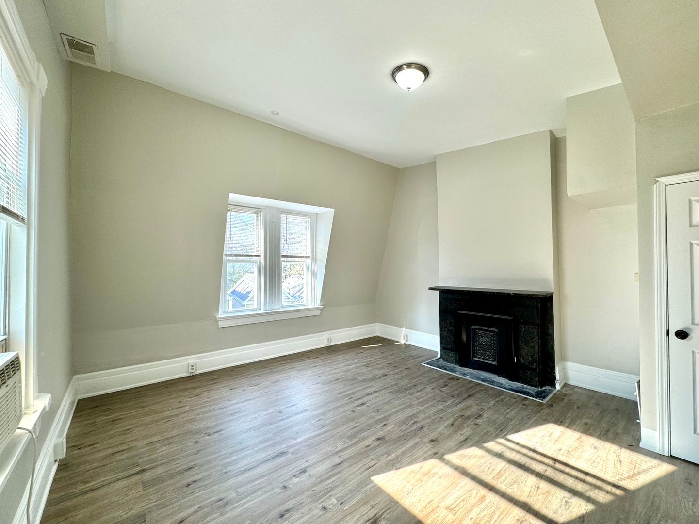 Cincinnati Apartment: 122 Parker St.