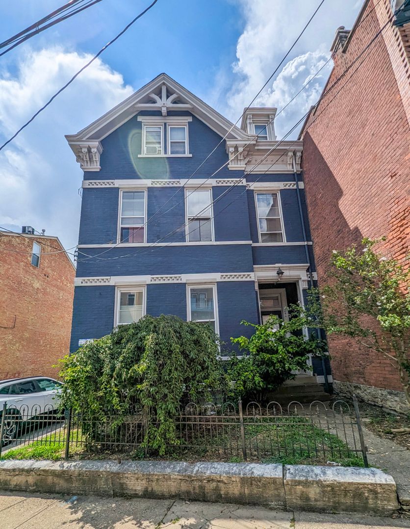 Cincinnati Apartment: 2441 Ohio Ave