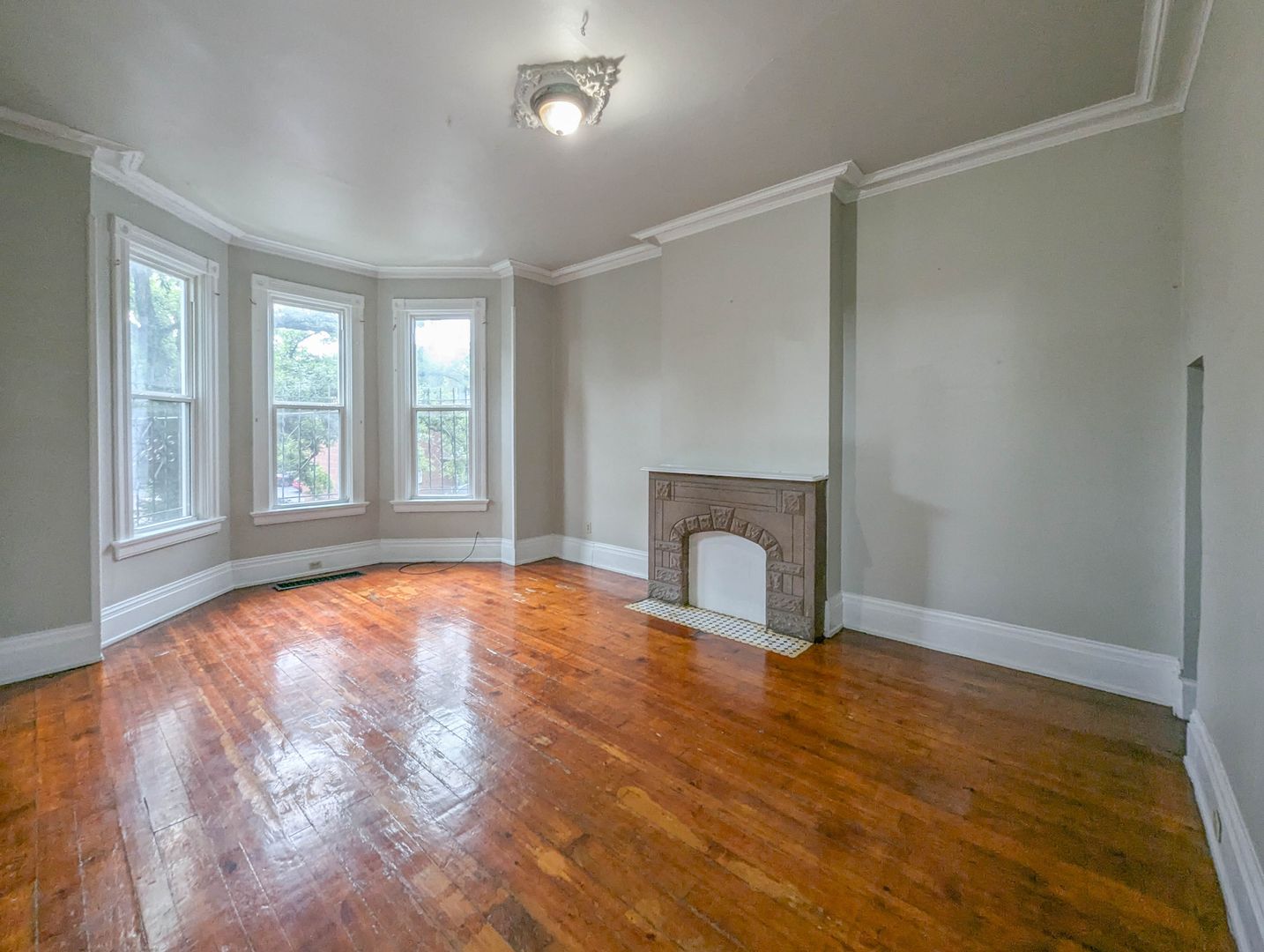 Cincinnati Apartment: 24 Conklin St.