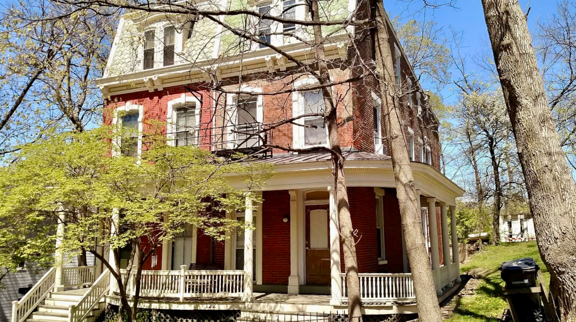 Cincinnati Apartment: 122 Parker St.