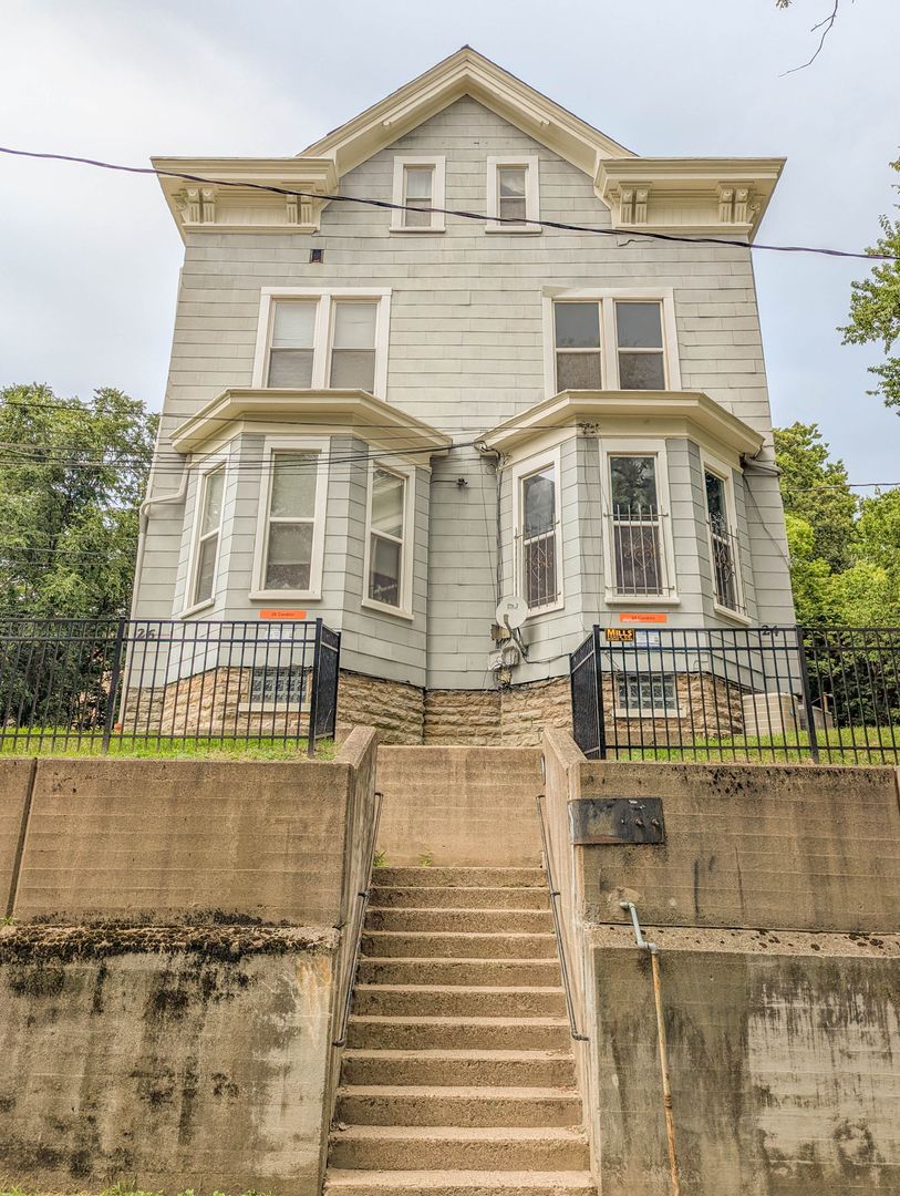 Cincinnati Apartment: 24 Conklin St.